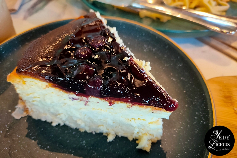 Burnt Blueberry Cheesecake